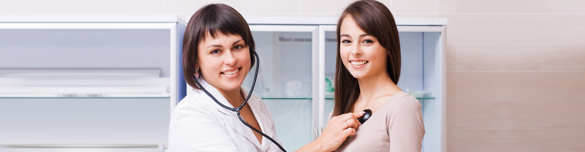doctor consulting a woman